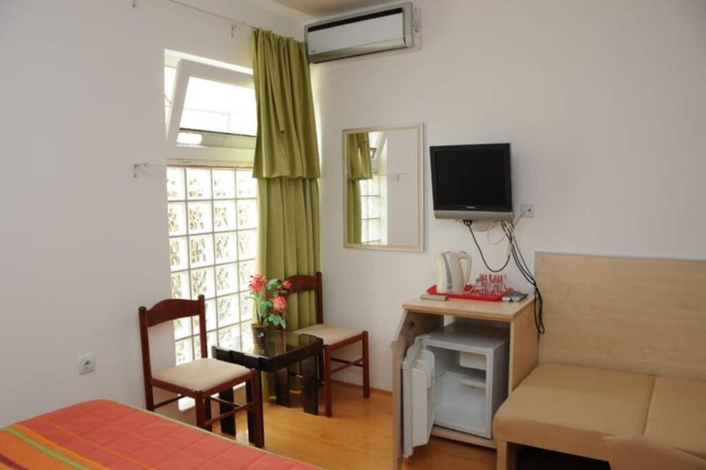 Bmv Room For 2-3 Persons Ilha Ilha Sveti Stefan Exterior foto